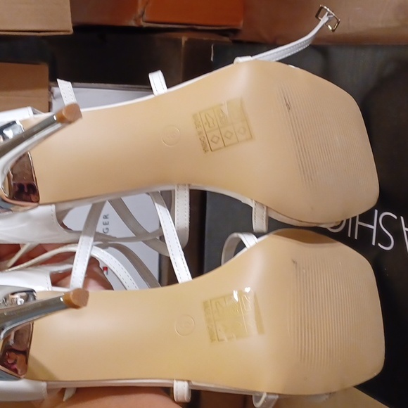 Heels - Picture 6 of 9